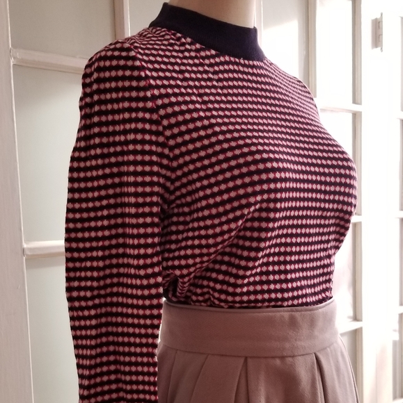 Top - Picture 1 of 2